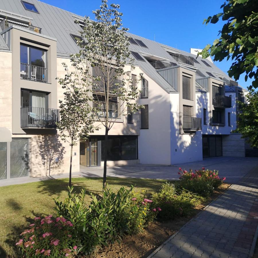 Atrium Apartman Heviz Mit Panoramaterrasse Und Tiefgarage Экстерьер фото