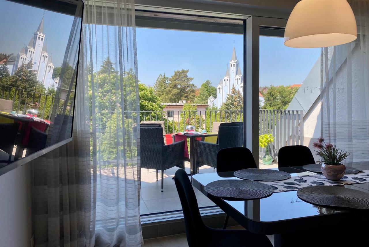 Atrium Apartman Heviz Mit Panoramaterrasse Und Tiefgarage Экстерьер фото