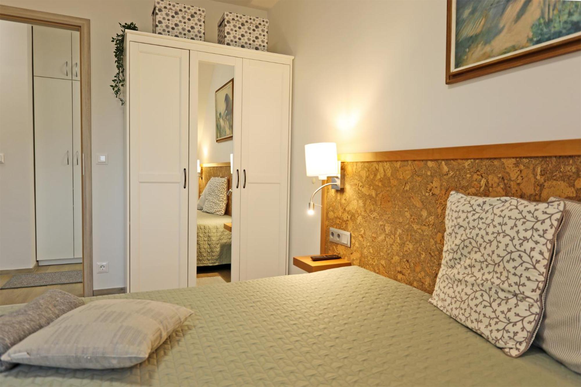 Atrium Apartman Heviz Mit Panoramaterrasse Und Tiefgarage Экстерьер фото