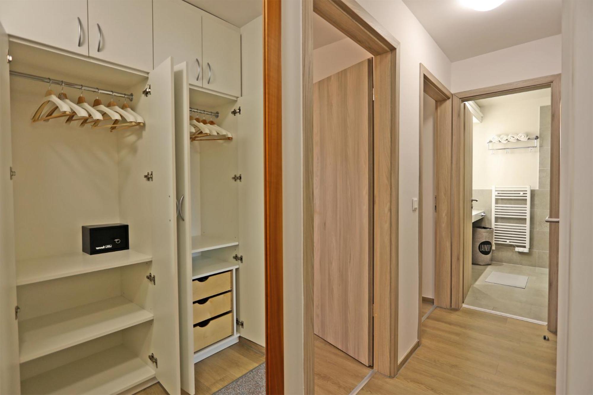 Atrium Apartman Heviz Mit Panoramaterrasse Und Tiefgarage Экстерьер фото