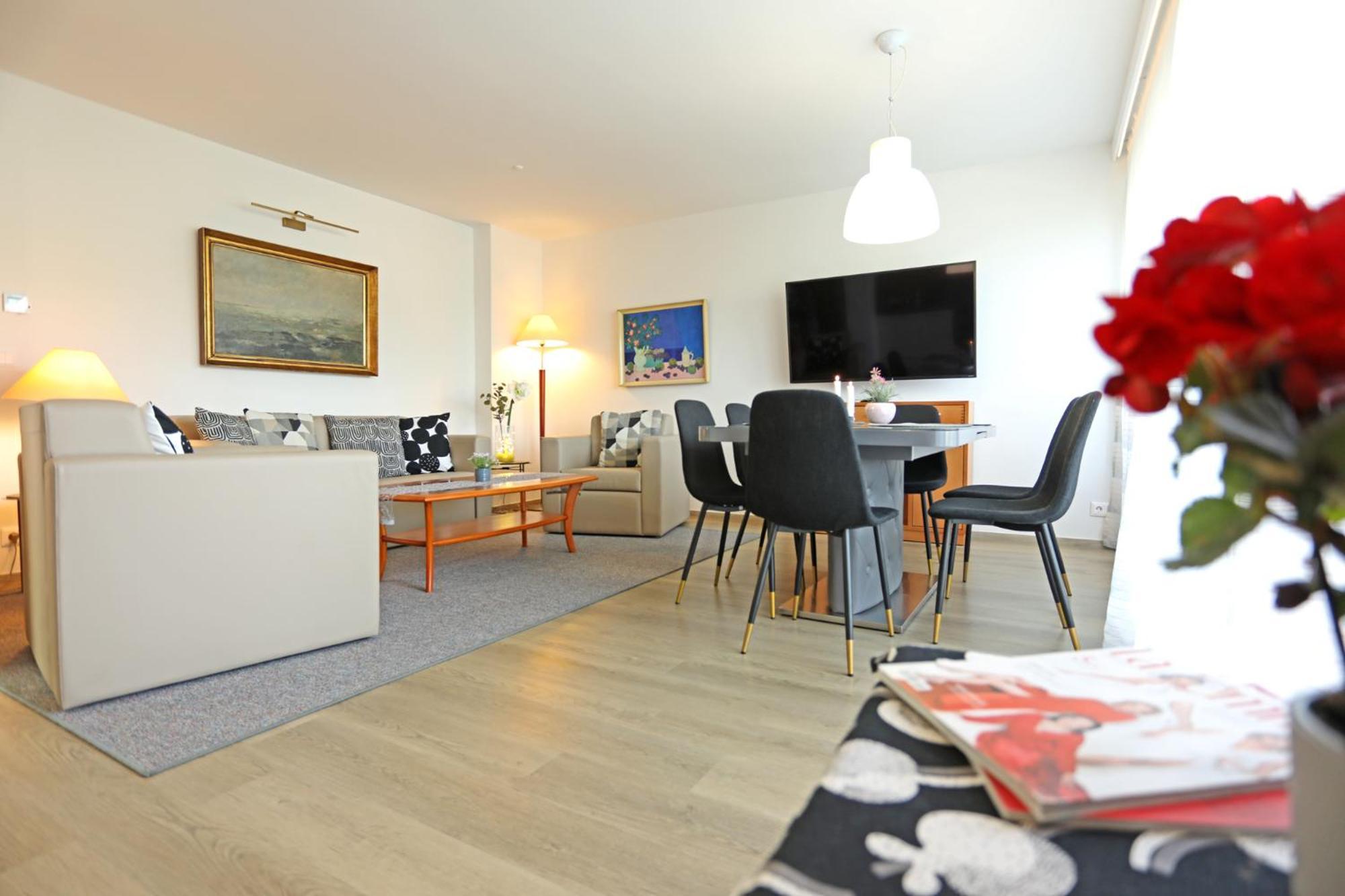 Atrium Apartman Heviz Mit Panoramaterrasse Und Tiefgarage Экстерьер фото