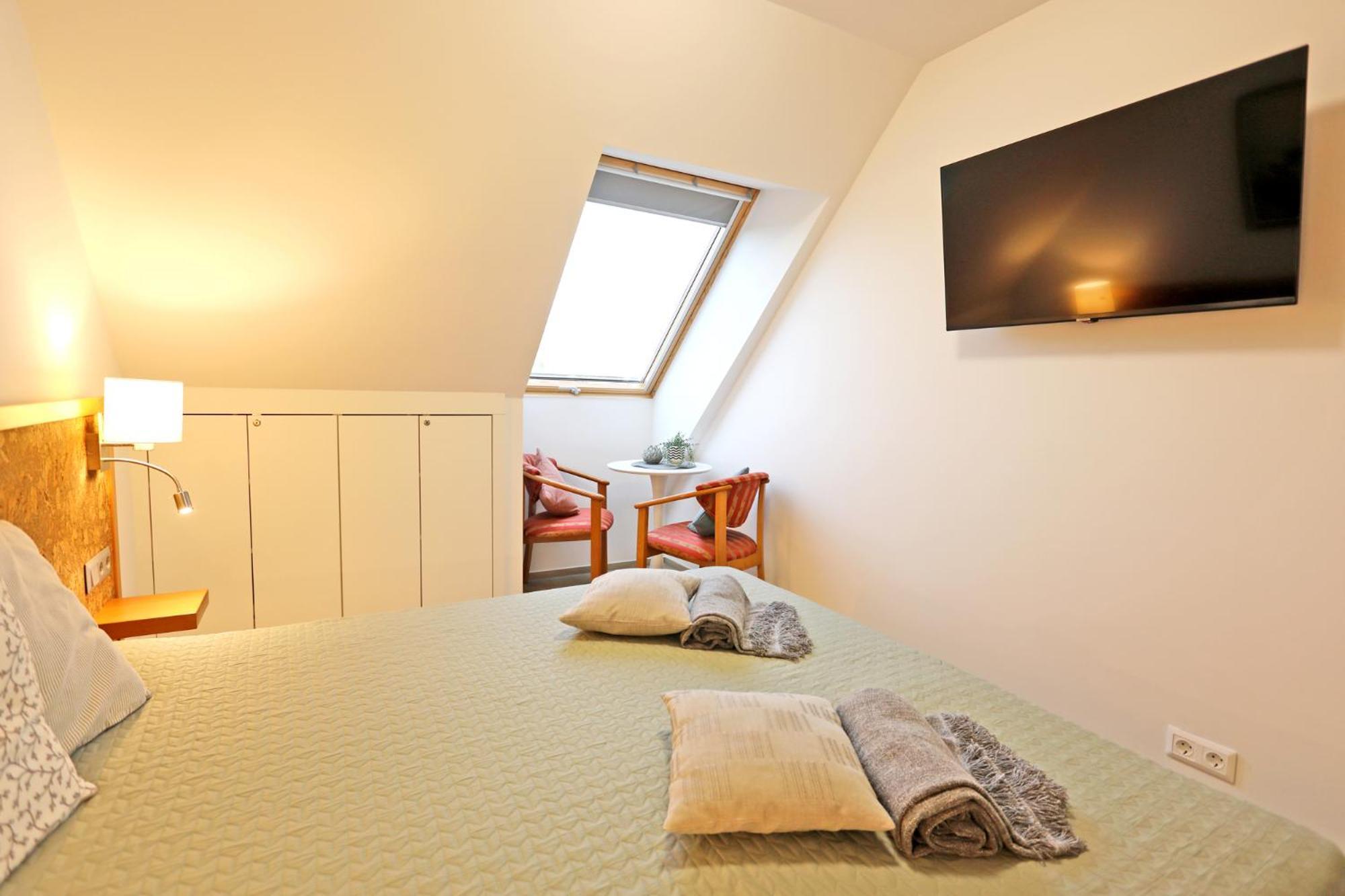 Atrium Apartman Heviz Mit Panoramaterrasse Und Tiefgarage Экстерьер фото